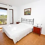 Magnificient Rural With Pool And Bbq Vila