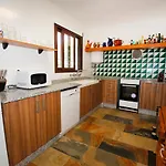 Magnificient Rural With Pool And Bbq Vila