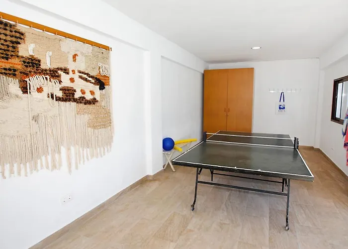 Magnificient Rural With Pool And Bbq لقنت