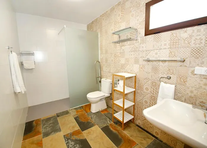 Magnificient Rural With Pool And Bbq فيلة لقنت